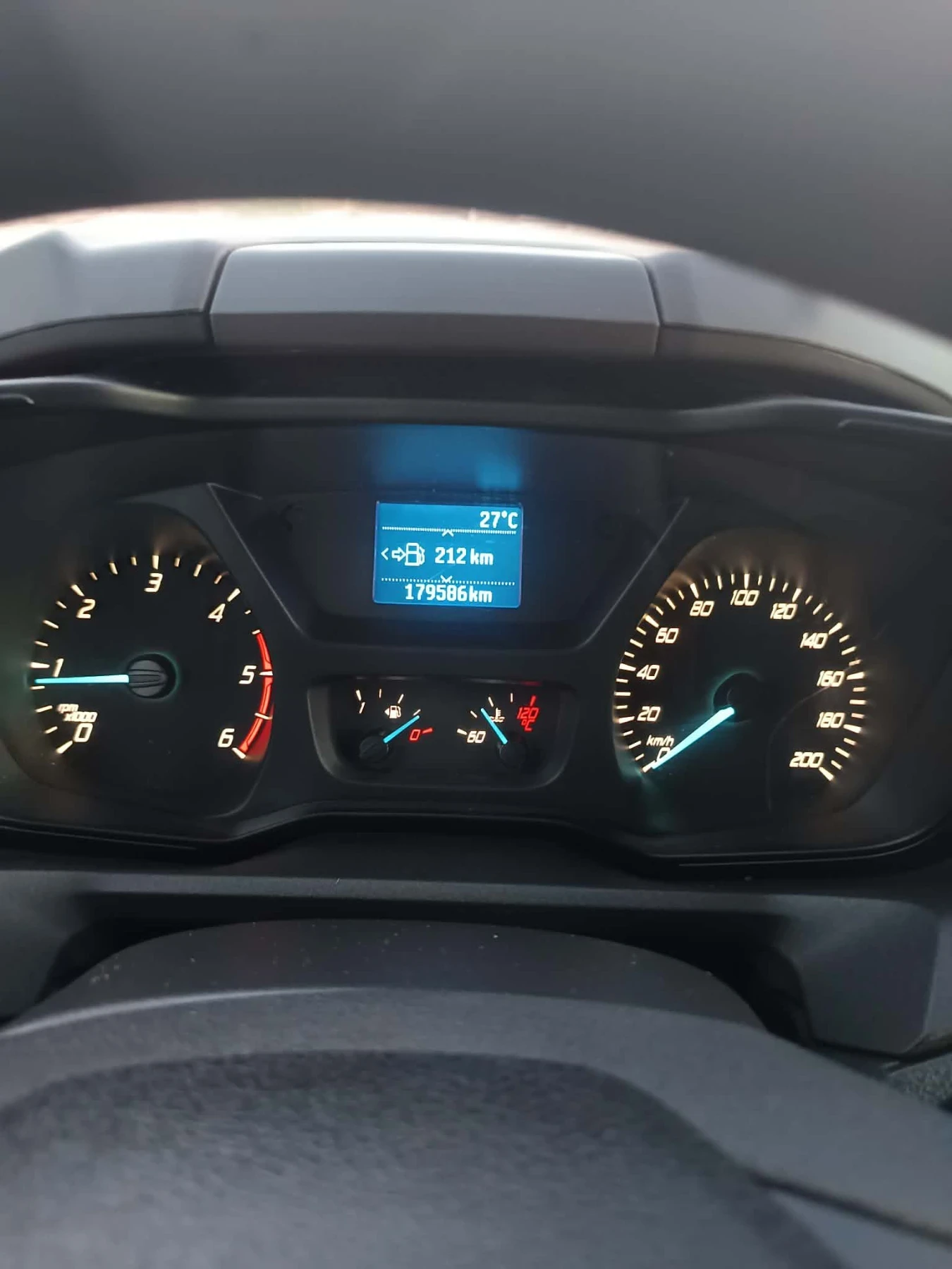 Ford Transit Custom, снимка 13 - Бусове и автобуси - 56012605