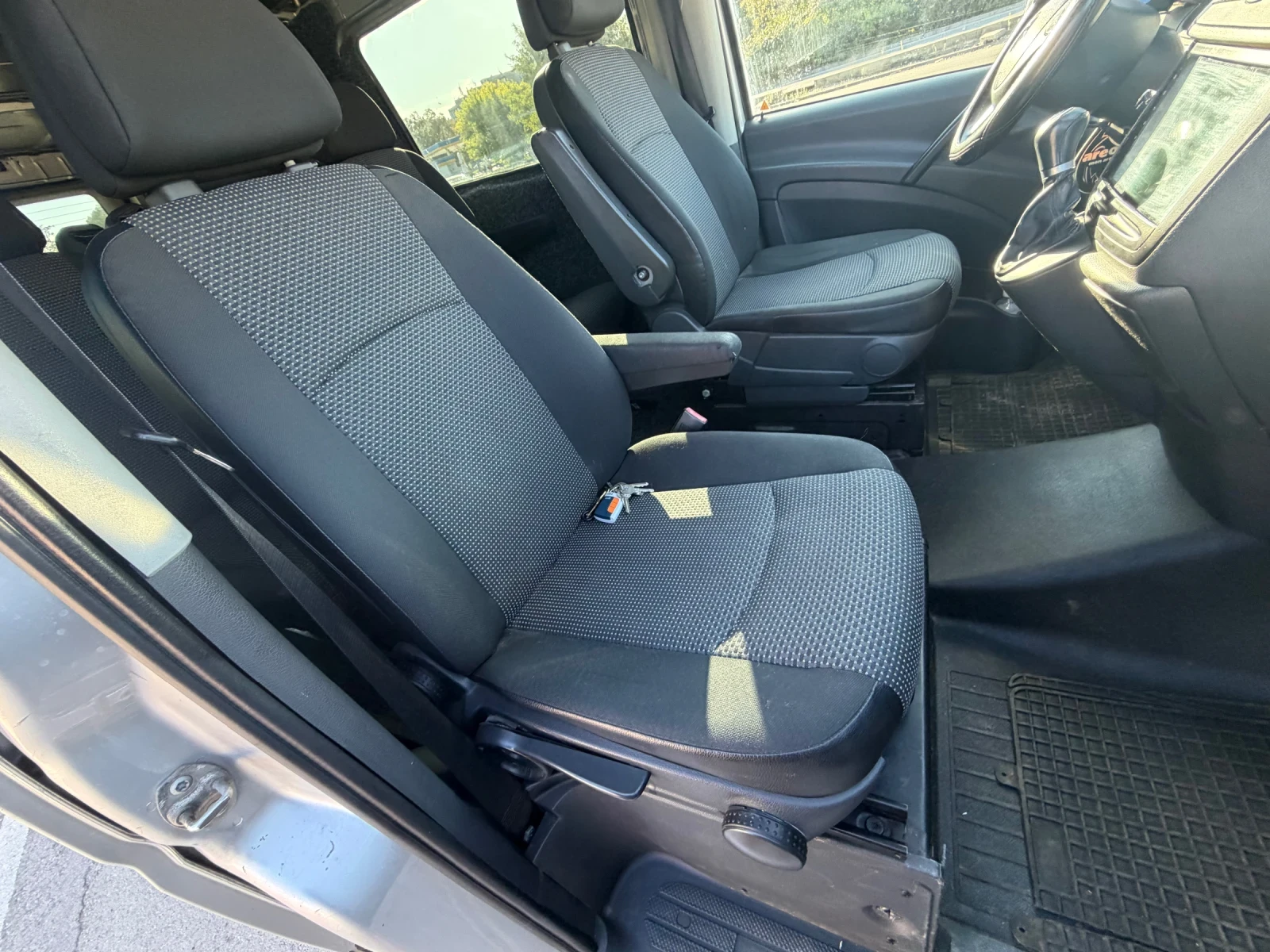 Mercedes-Benz Viano 3.0D* FACE* АВТОМАТИК, снимка 7 - Бусове и автобуси - 56171587