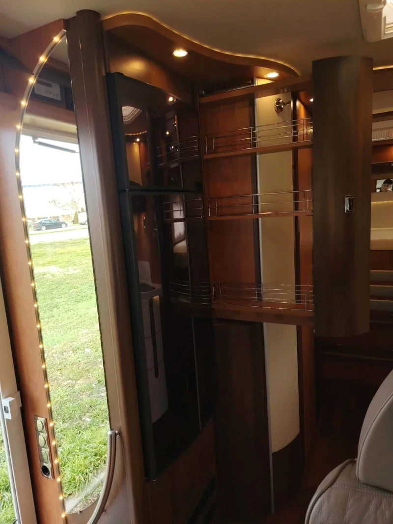 Кемпер Carthago Chic C-LINE I 4.9, снимка 12 - Каравани и кемпери - 53488452