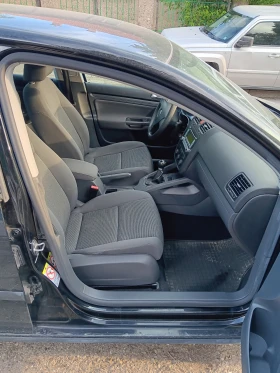 VW Golf 5-1.4-80к.с.БЕНЗИН-МАЛКИЯТ ДАНЪК-НАВИГАЦИЯ-TV-DVD!, снимка 4