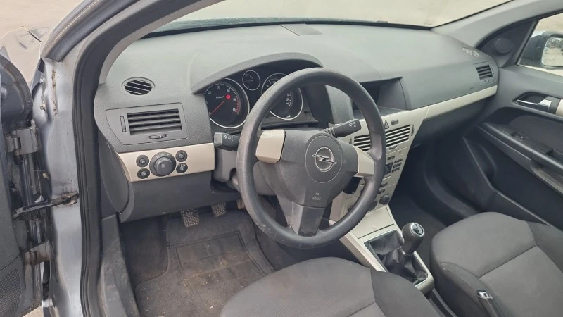 Opel Astra 1.7cdti z17dth, снимка 6 - Автомобили и джипове - 45420082