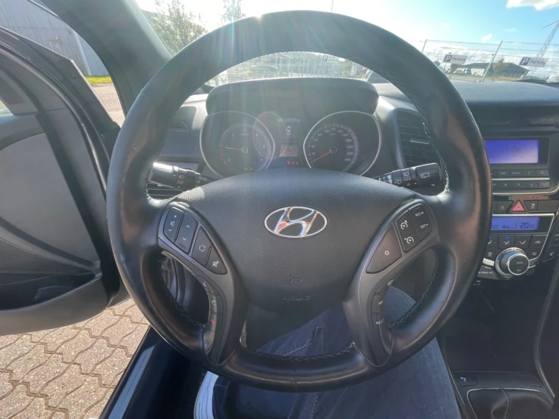 Hyundai I30 1.6 дизел 136кс. Premium EM EDITION, снимка 9 - Автомобили и джипове - 47611070