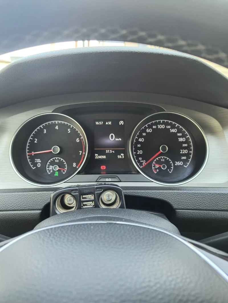 VW Golf GOLF VII Variant 1.4 TGI CNG, снимка 8 - Автомобили и джипове - 52753705