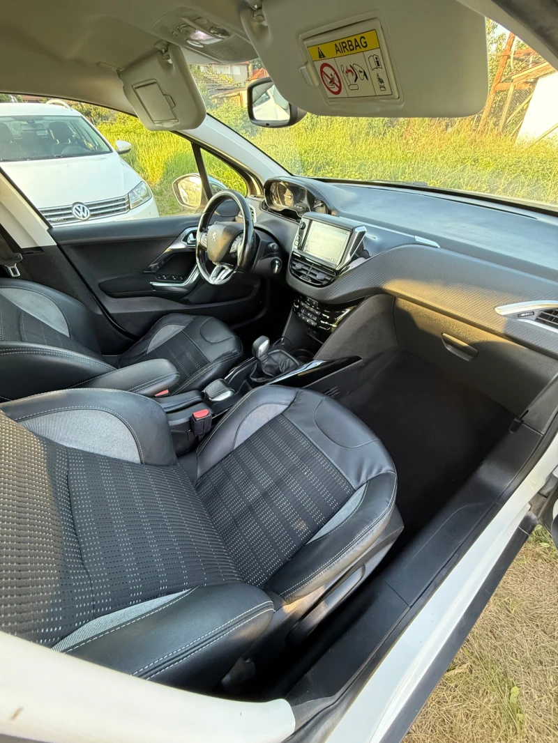 Peugeot 2008 PuretecH Allure, снимка 8 - Автомобили и джипове - 51673980