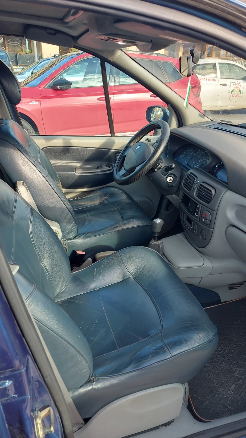 Renault Scenic Carminat, снимка 12 - Автомобили и джипове - 52507275