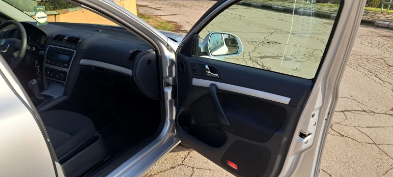 Skoda Octavia 1.8 бензин/4х4, снимка 9 - Автомобили и джипове - 53219773