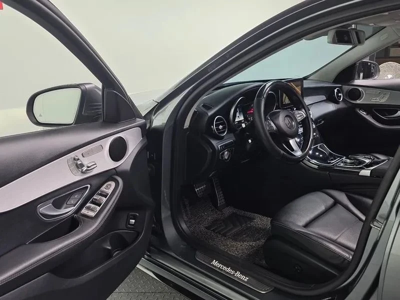 Mercedes-Benz C 220, снимка 7 - Автомобили и джипове - 55777021