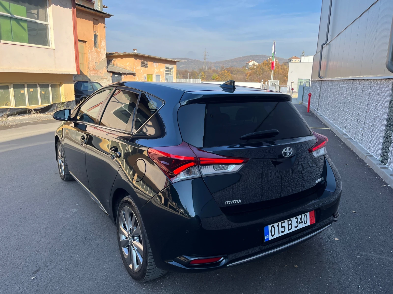 Toyota Auris 1.6 D4D 112hp Facelift * Navi* Full LED   - изображение 3