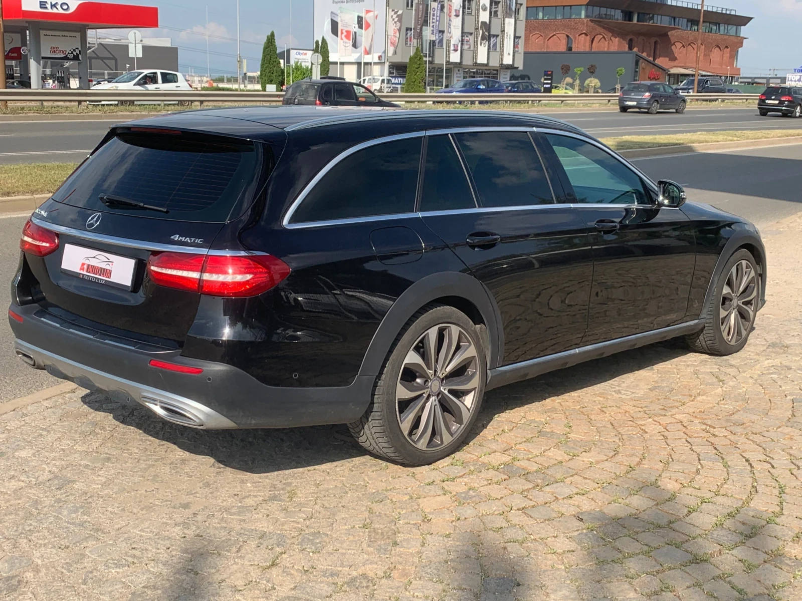 Mercedes-Benz E 220  - изображение 2