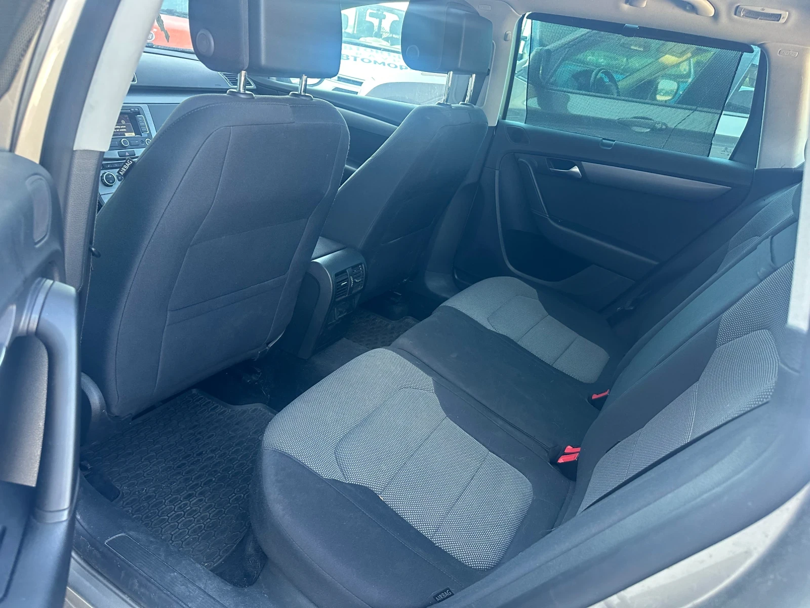 VW Passat 1.6/105кс Панорама, Ксенон, Лед светлини - изображение 6