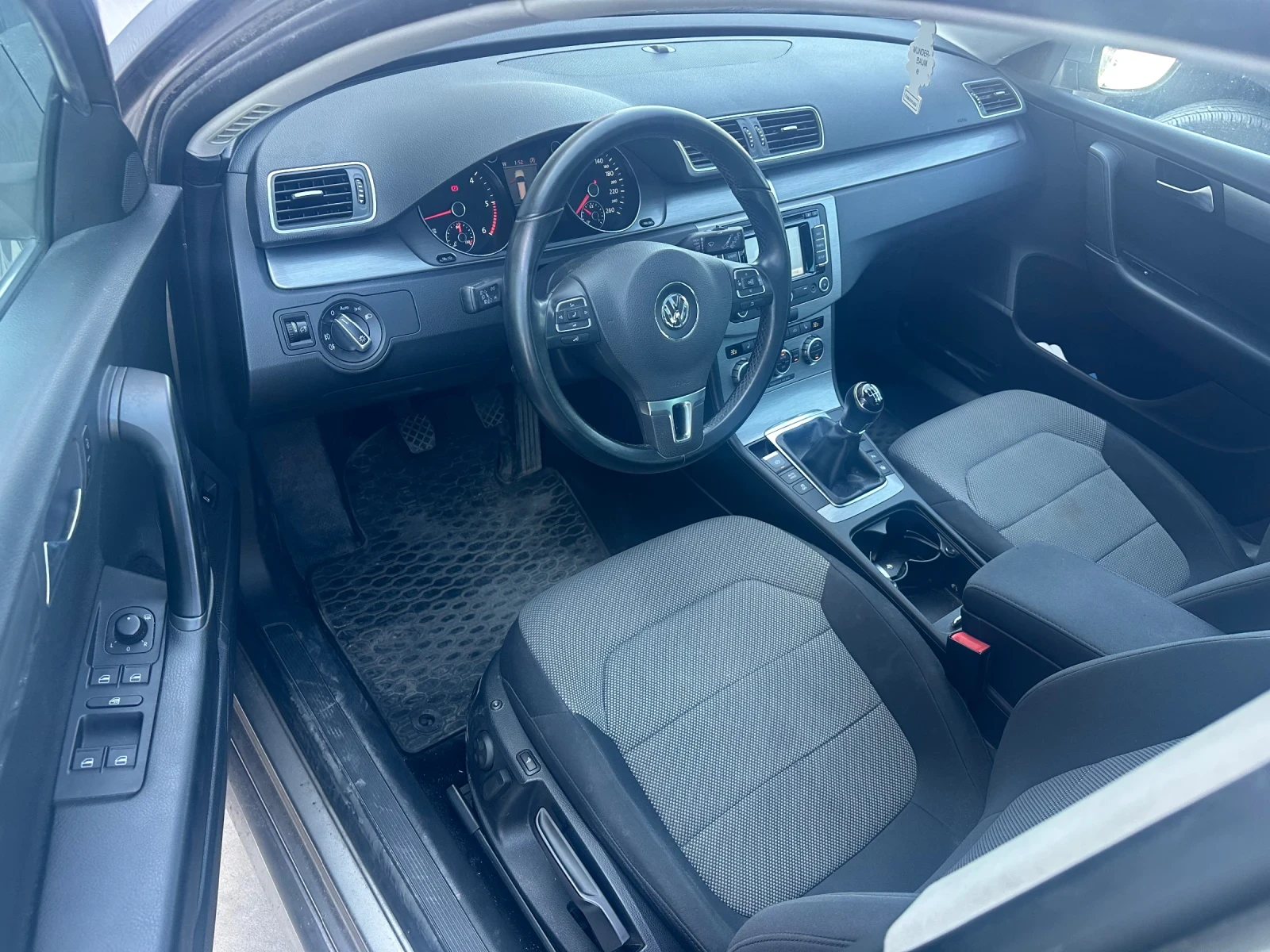 VW Passat 1.6/105кс Панорама, Ксенон, Лед светлини - изображение 5