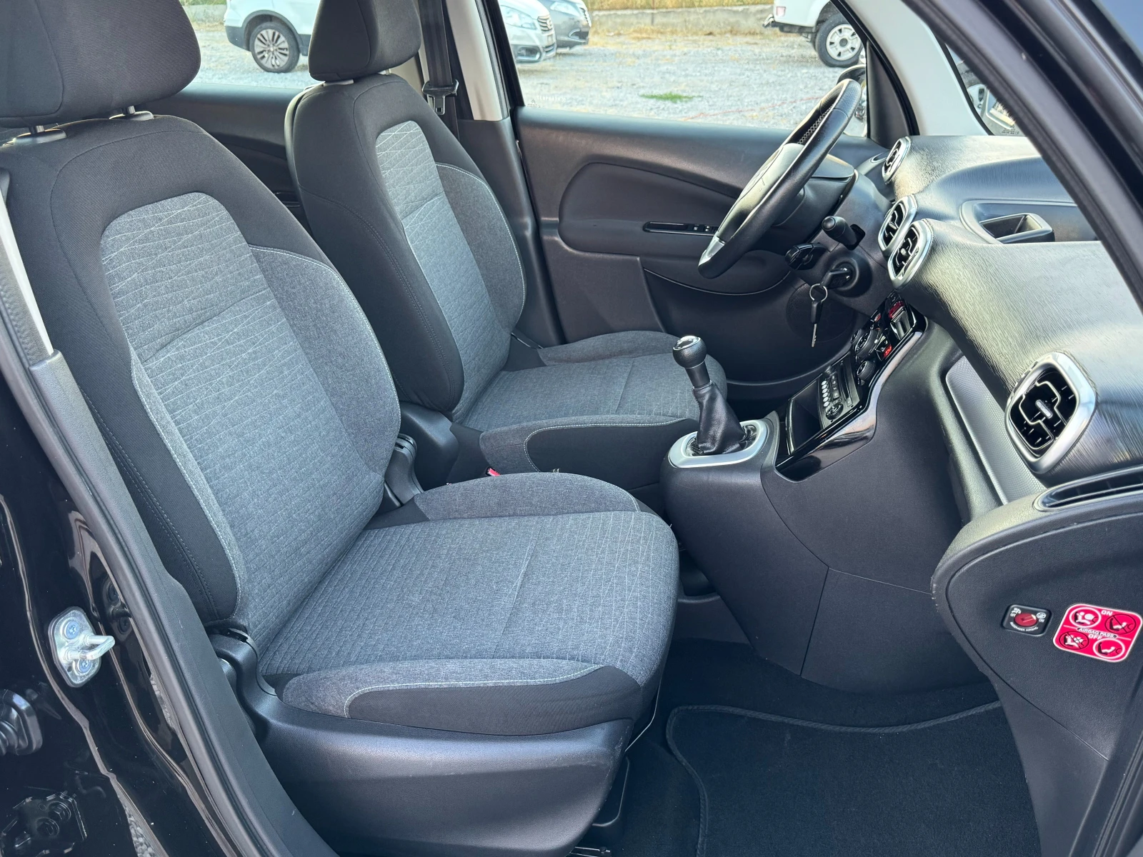 Citroen C3 Picasso 1.2 Benzin Exsecutive - изображение 8