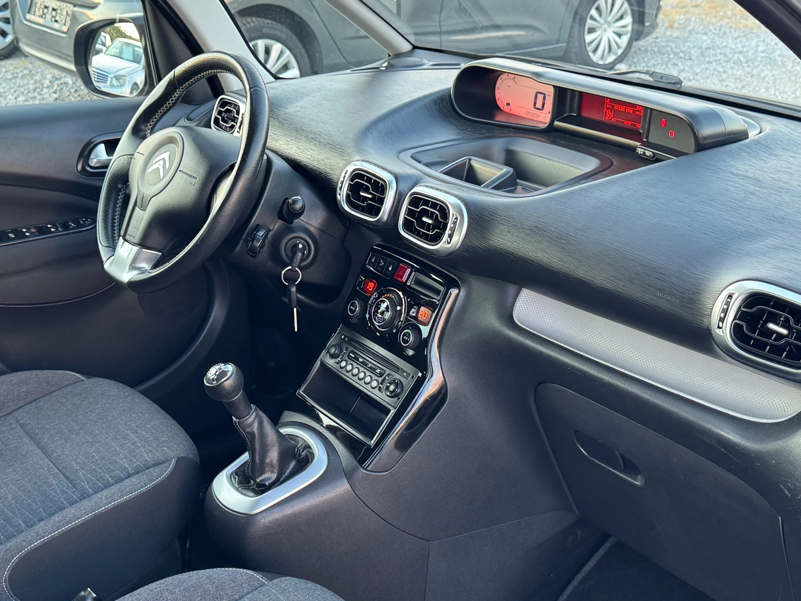 Citroen C3 Picasso 1.2 Benzin Exsecutive - изображение 9
