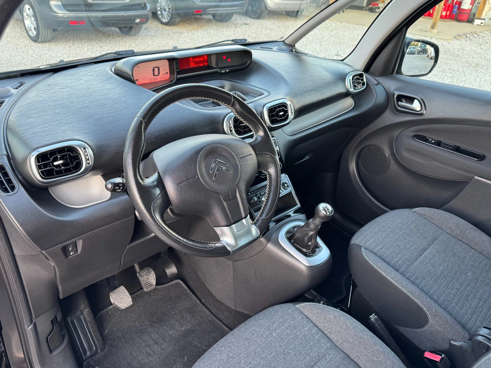 Citroen C3 Picasso 1.2 Benzin Exsecutive - изображение 6