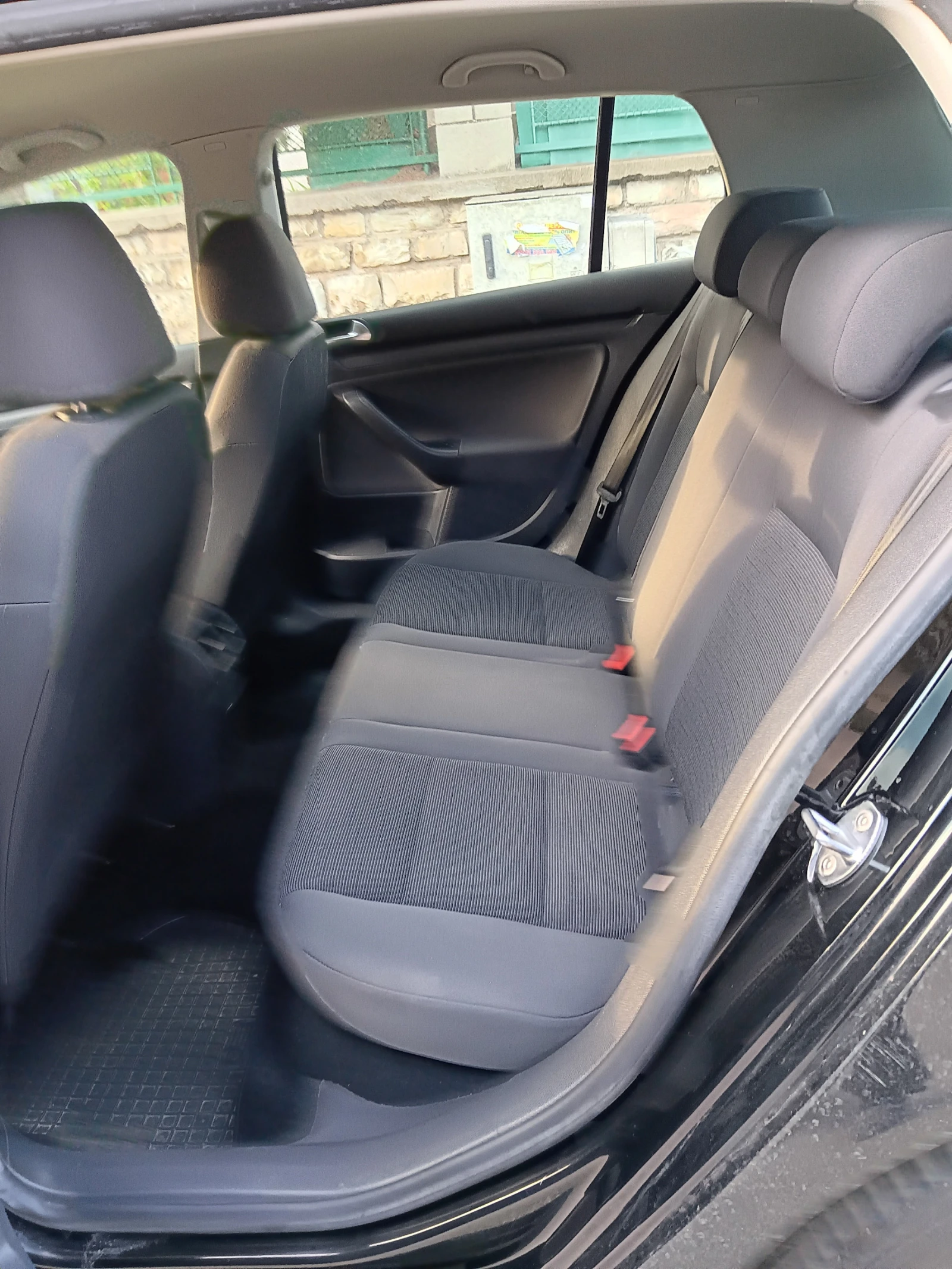 VW Golf 5-1.4-80к.с.БЕНЗИН-МАЛКИЯТ ДАНЪК-НАВИГАЦИЯ-TV-DVD! - изображение 5