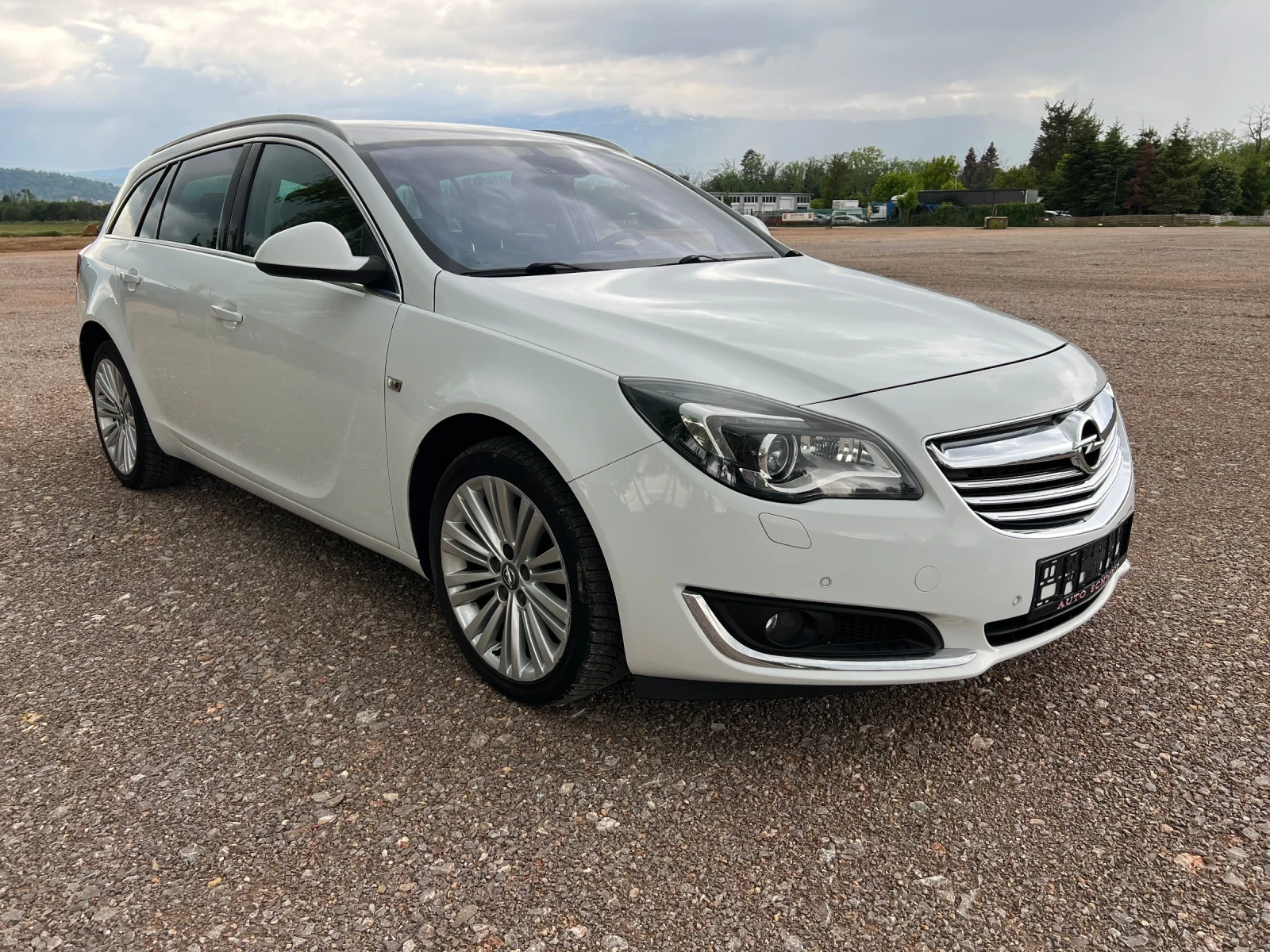 Opel Insignia 2.0 DTR ST, снимка 8 - Автомобили и джипове - 53153274