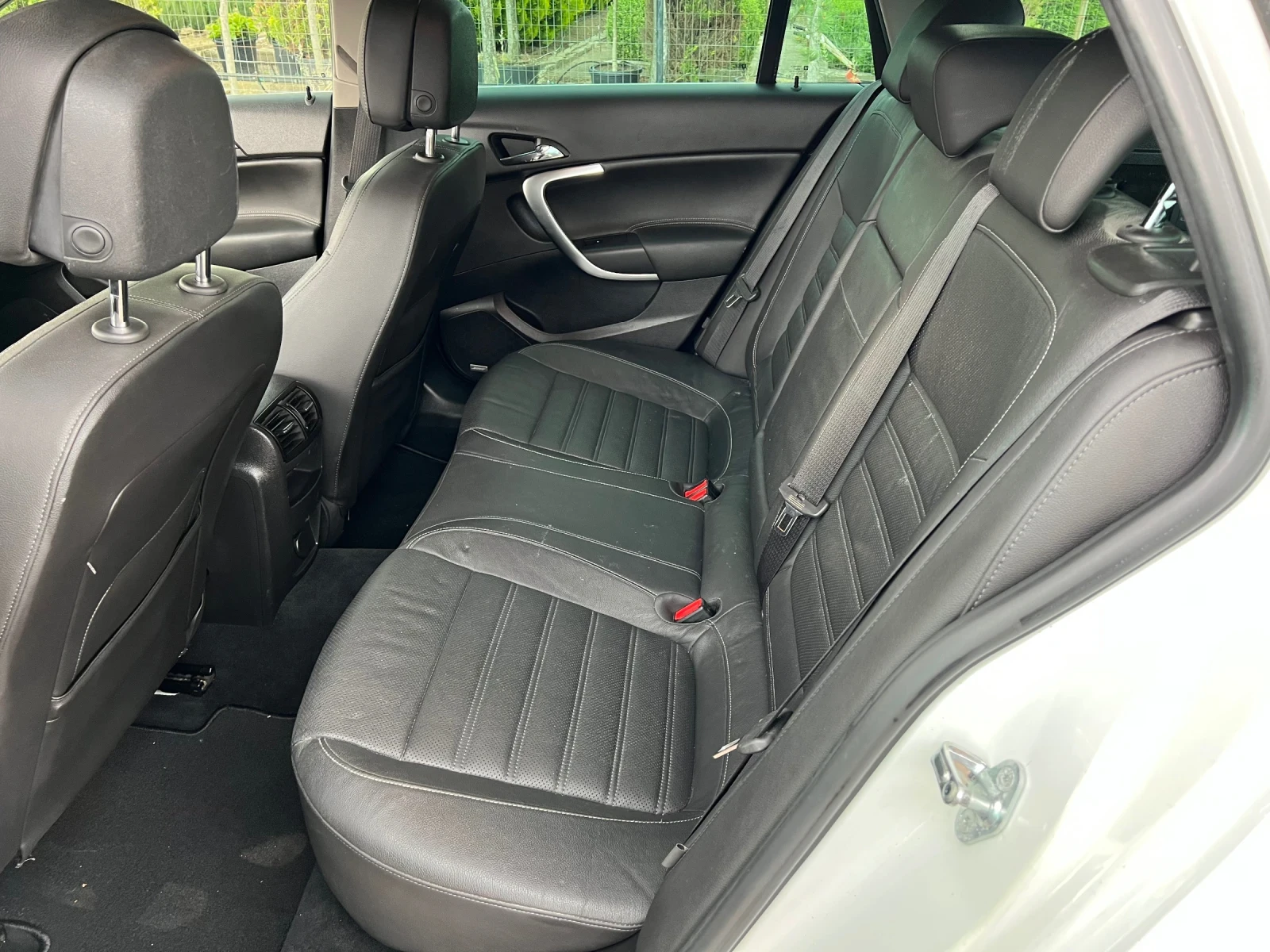 Opel Insignia 2.0 DTR ST, снимка 12 - Автомобили и джипове - 53153274
