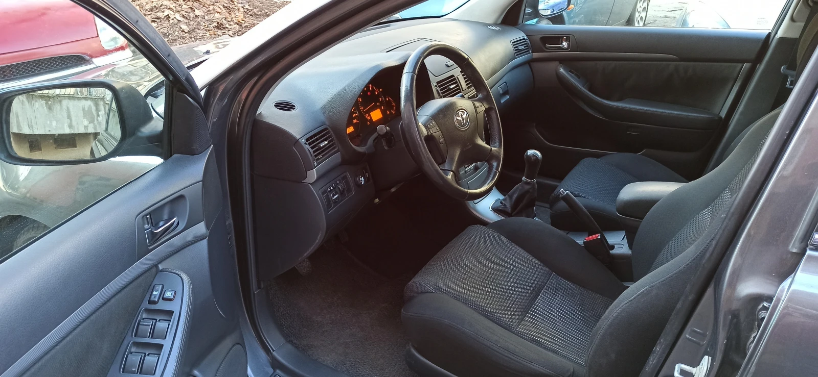 Toyota Avensis  - изображение 6