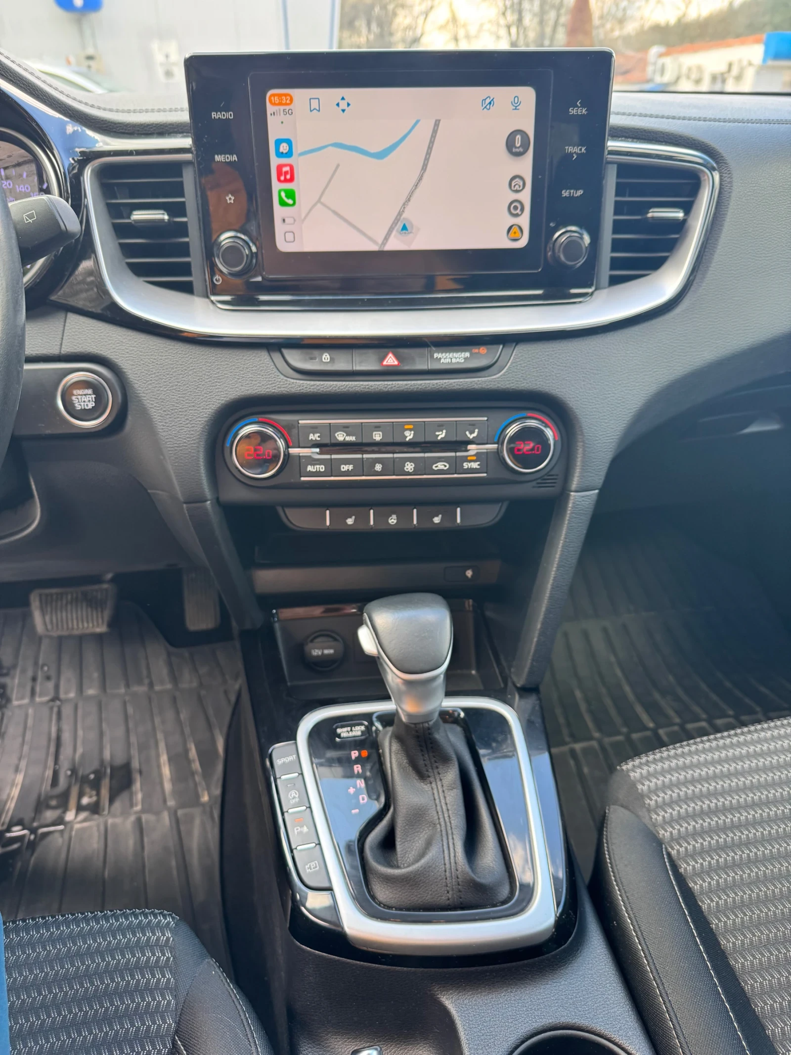 Kia Ceed 1.5t, снимка 12 - Автомобили и джипове - 53633155