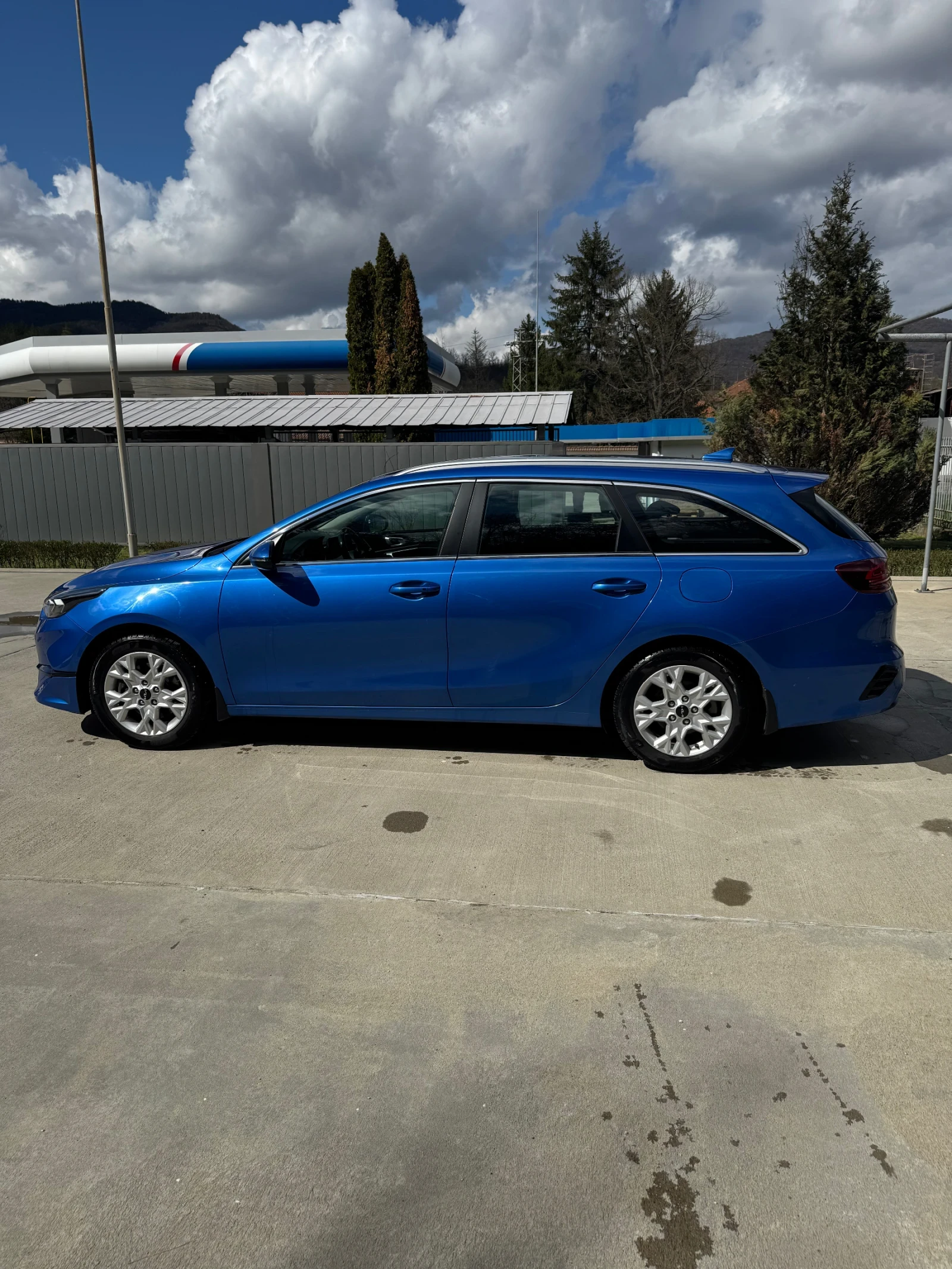 Kia Ceed 1.5t, снимка 4 - Автомобили и джипове - 53633155