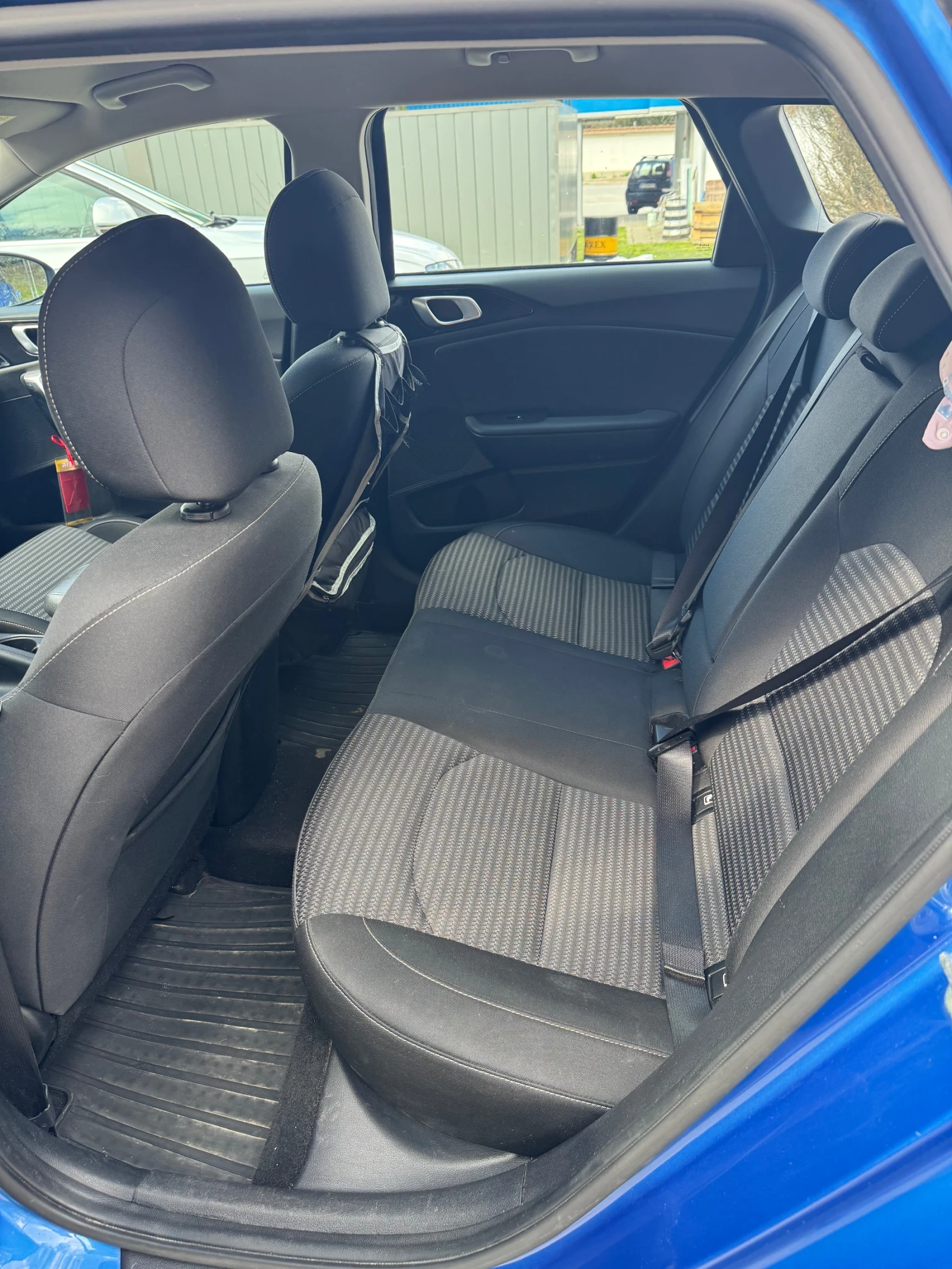 Kia Ceed 1.5t, снимка 7 - Автомобили и джипове - 53633155