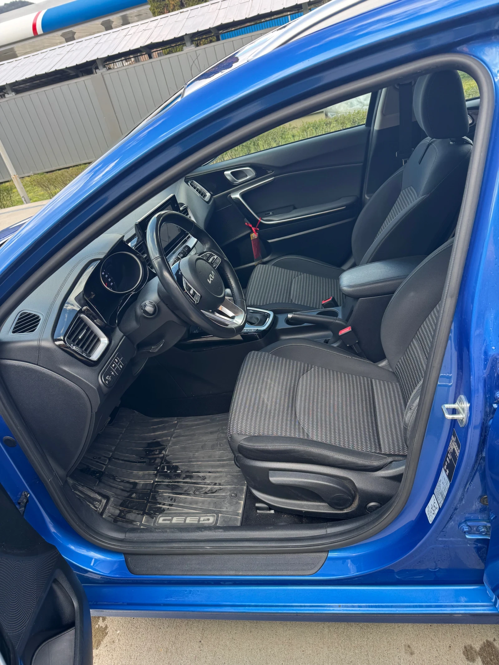 Kia Ceed 1.5t, снимка 11 - Автомобили и джипове - 53633155