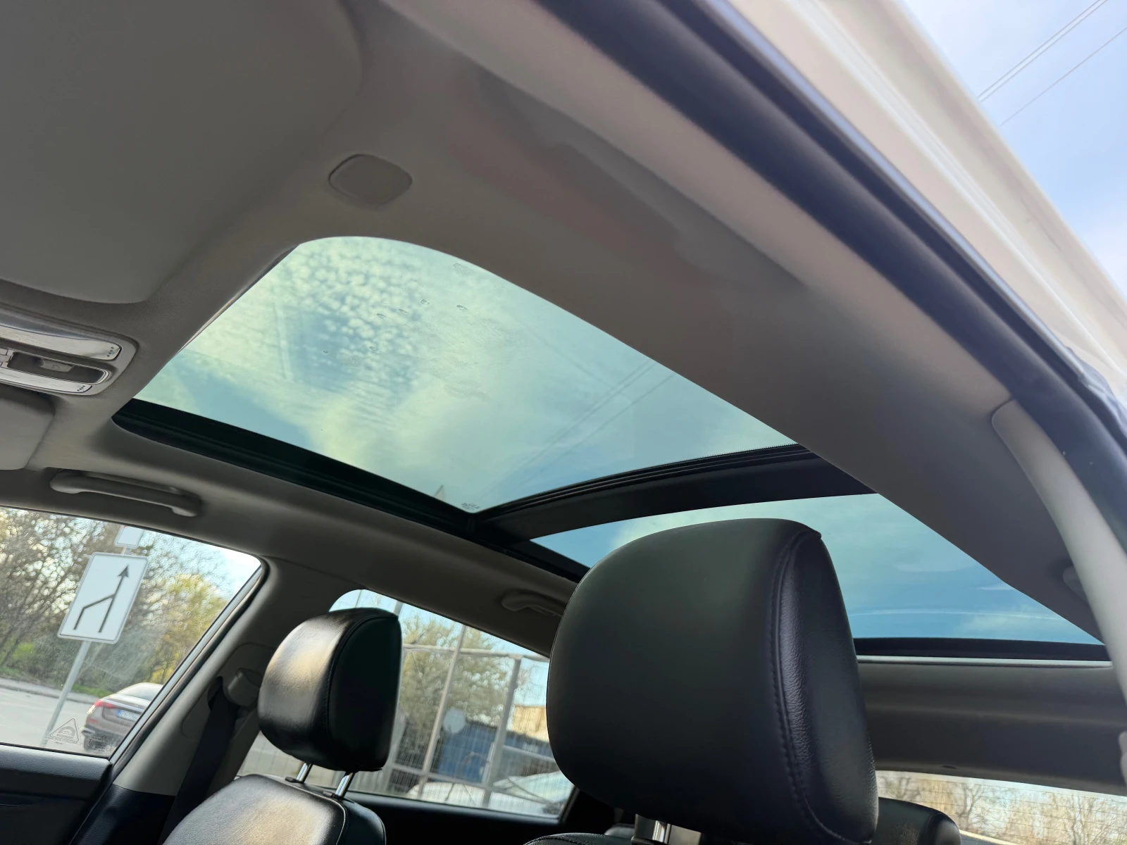 Kia Carens 1.7 LUKS, снимка 16 - Автомобили и джипове - 54126888