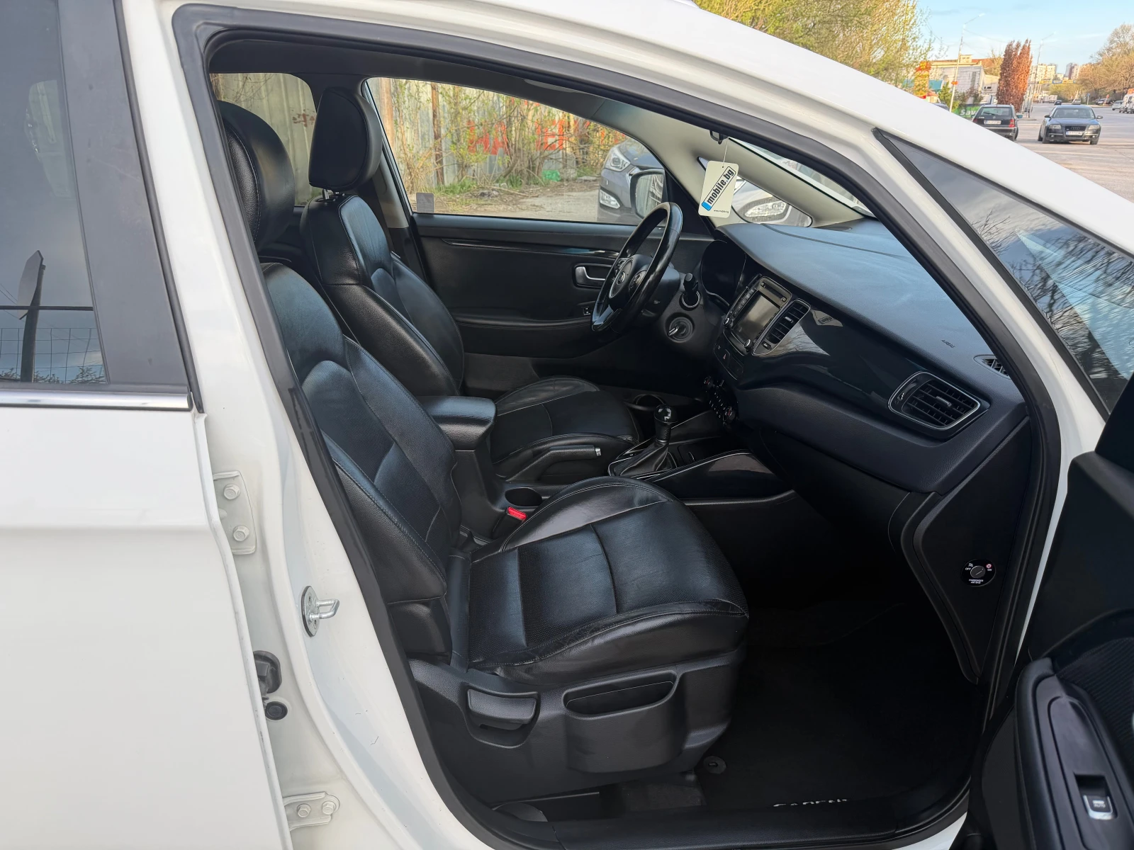 Kia Carens 1.7 LUKS, снимка 12 - Автомобили и джипове - 54126888