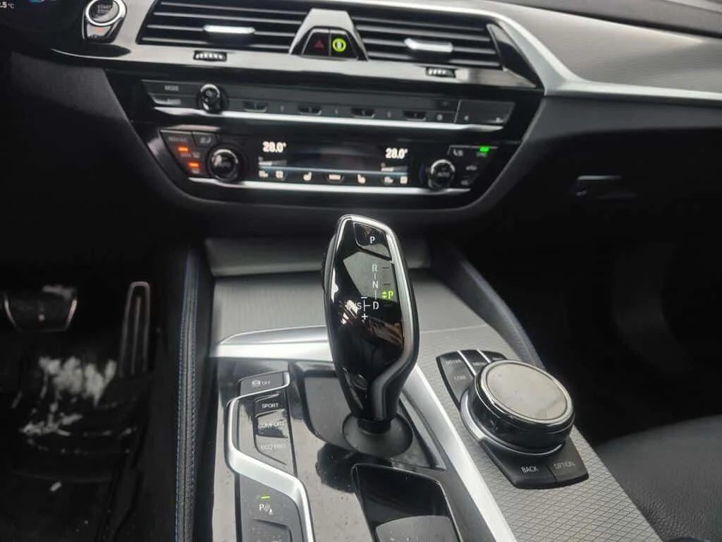 BMW 540 * 540i xDrive MPKG| SUNROOF| NAVI| 360CAM| 2xRIM&T, снимка 15 - Автомобили и джипове - 54173066