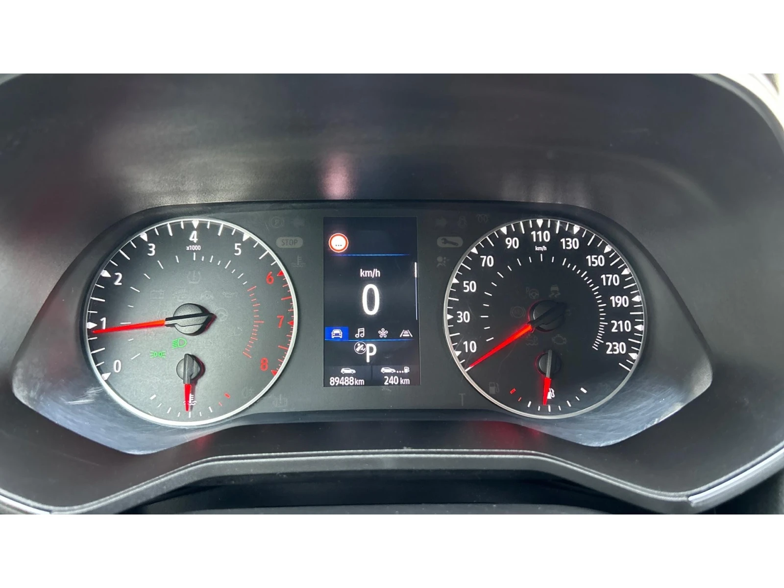 Renault Clio Месечна вноска от 139  , снимка 14 - Автомобили и джипове - 54237483