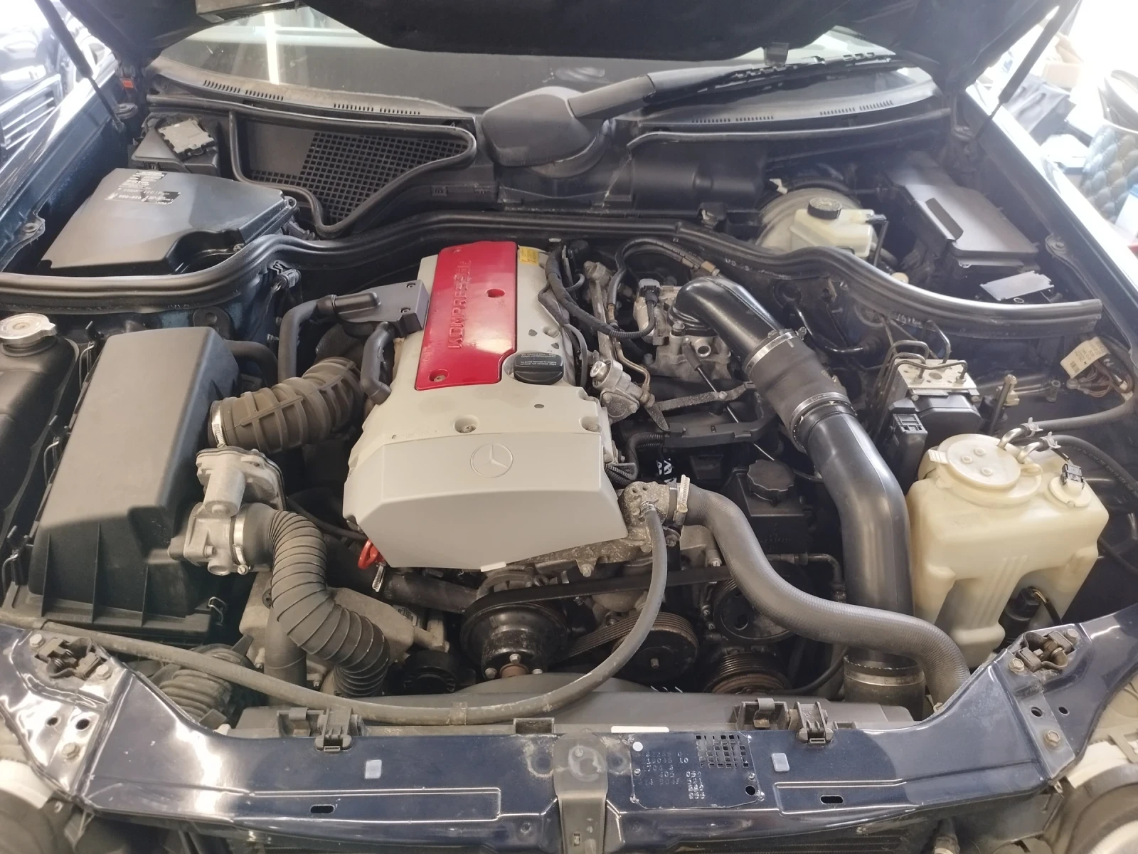 Mercedes-Benz E 200 Компресор 186кс. , снимка 13 - Автомобили и джипове - 54416997