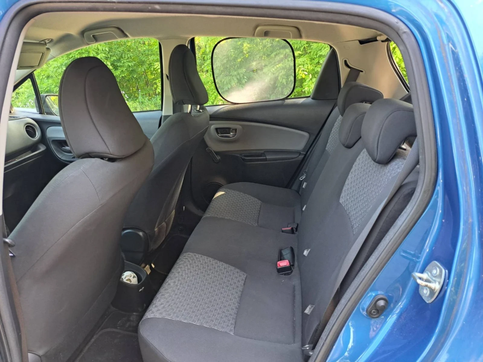 Toyota Yaris 1.33 i Facelift, снимка 12 - Автомобили и джипове - 54580430