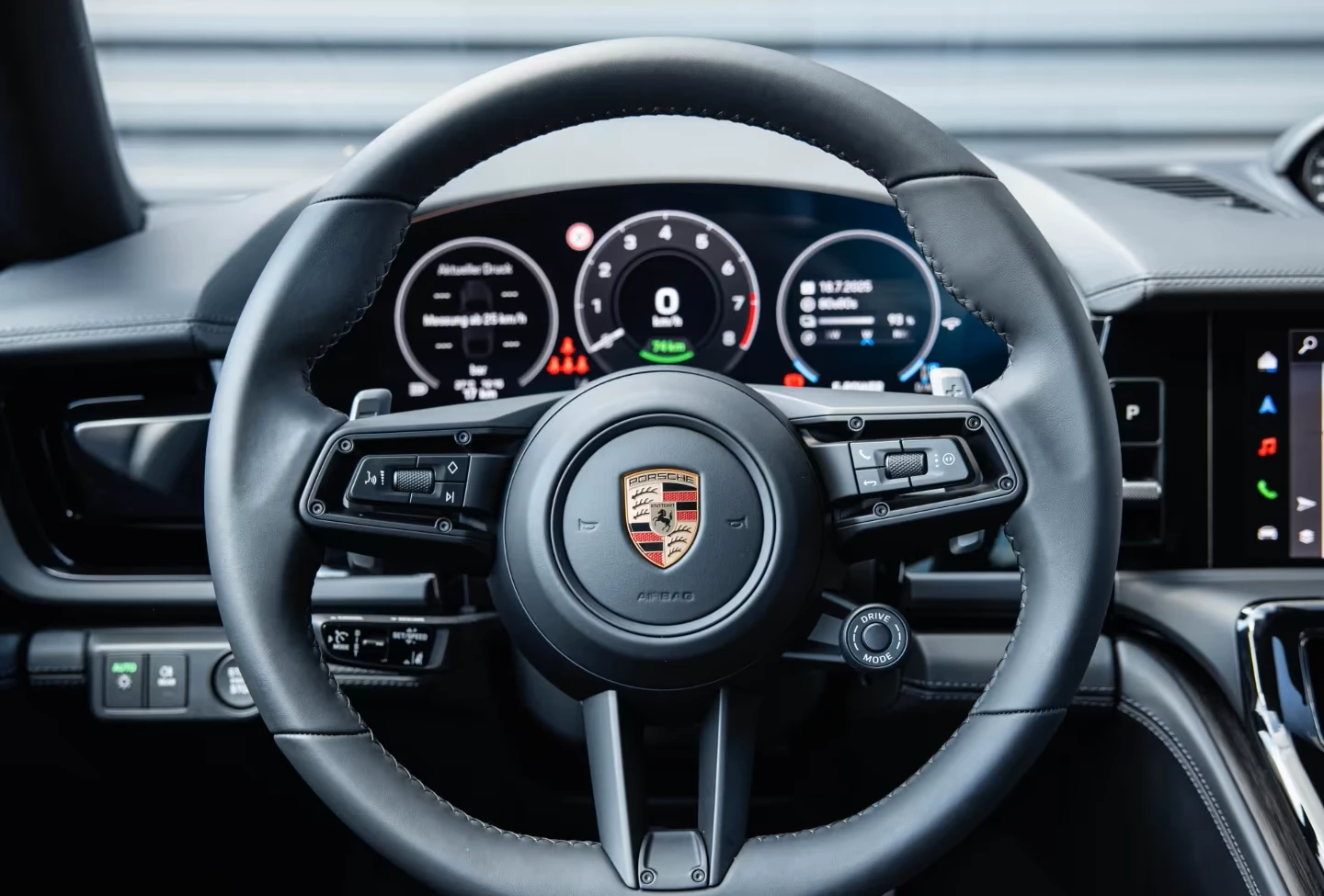 Porsche Panamera 4S* E-HYBRID* HYPER* DISTR* MEMORY* BOSE* 360CAM* , снимка 9 - Автомобили и джипове - 55097366