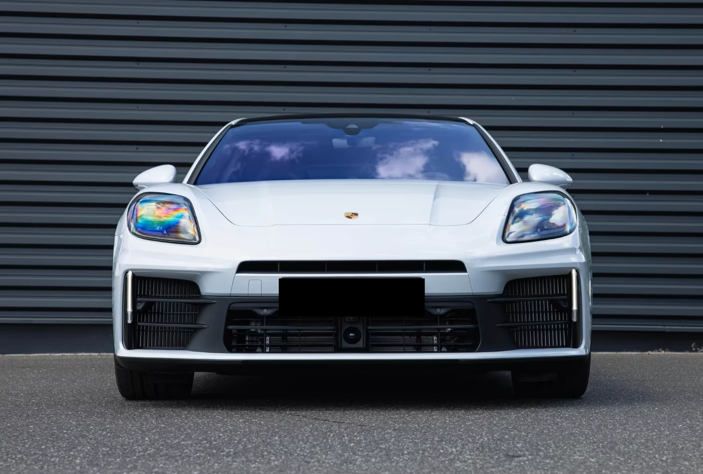 Porsche Panamera 4S* E-HYBRID* HYPER* DISTR* MEMORY* BOSE* 360CAM* , снимка 2 - Автомобили и джипове - 55097366