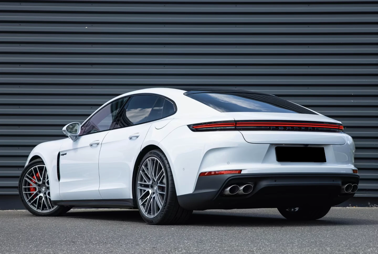 Porsche Panamera 4S* E-HYBRID* HYPER* DISTR* MEMORY* BOSE* 360CAM* , снимка 4 - Автомобили и джипове - 55097366