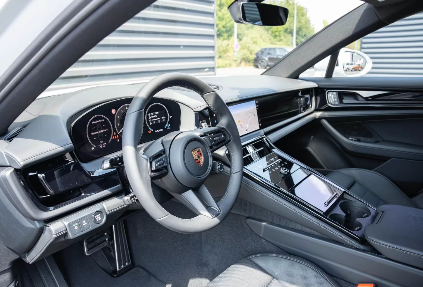 Porsche Panamera 4S* E-HYBRID* HYPER* DISTR* MEMORY* BOSE* 360CAM* , снимка 8 - Автомобили и джипове - 55097366
