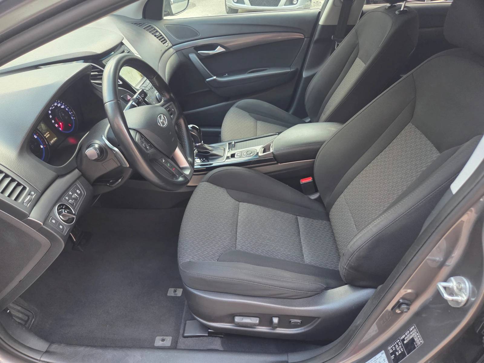 Hyundai I40 1.7 CRDi(141hp)Intuitive/Blue Drive/AT/Navi/�����a | Mobile.bg � ����������� 10