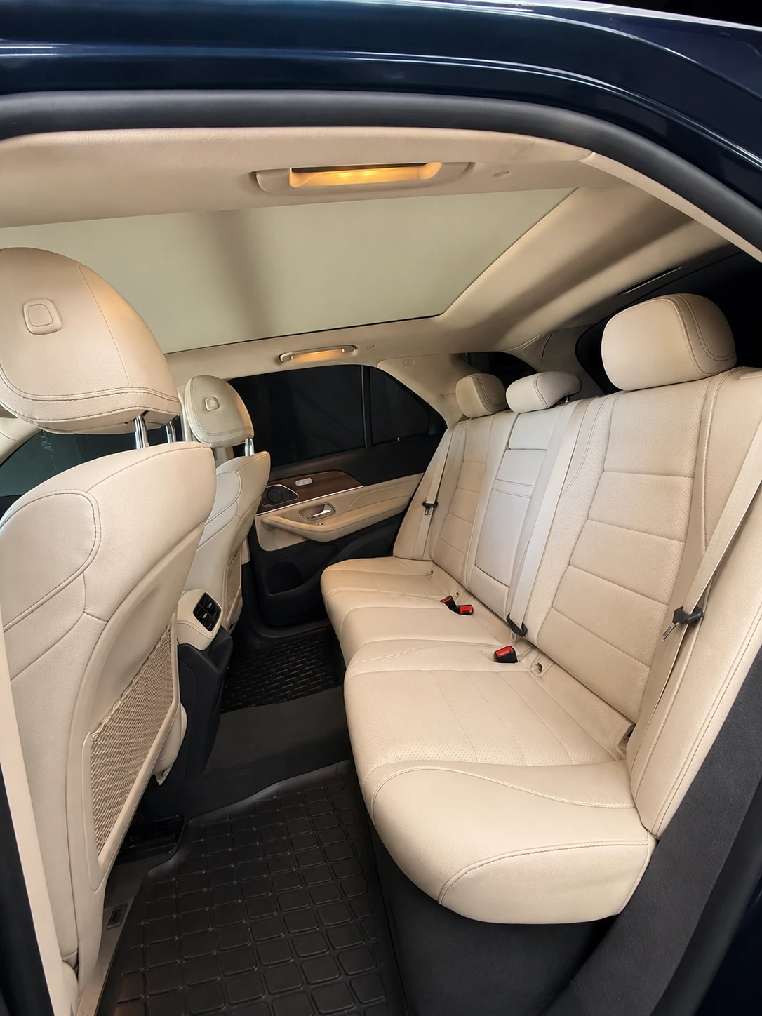 Mercedes-Benz GLE 450 PREMIUM* AMBIENT* BURM* PANO* АВТОКРЕДИТ, снимка 12 - Автомобили и джипове - 55641886