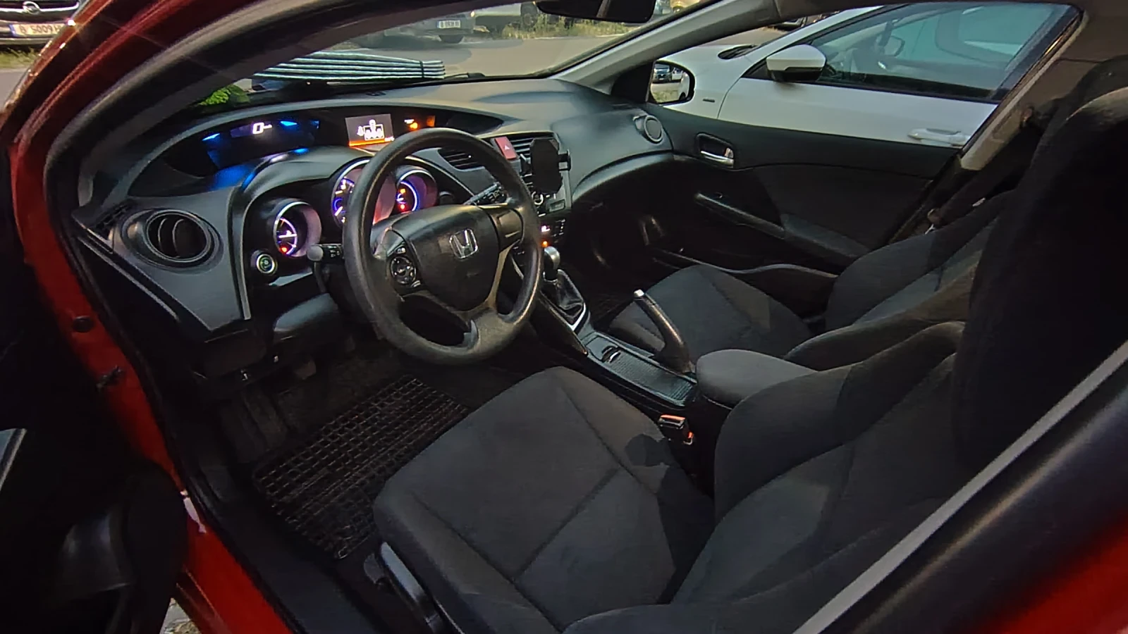 Honda Civic 1.4 I-vtec, снимка 4 - Автомобили и джипове - 56066357
