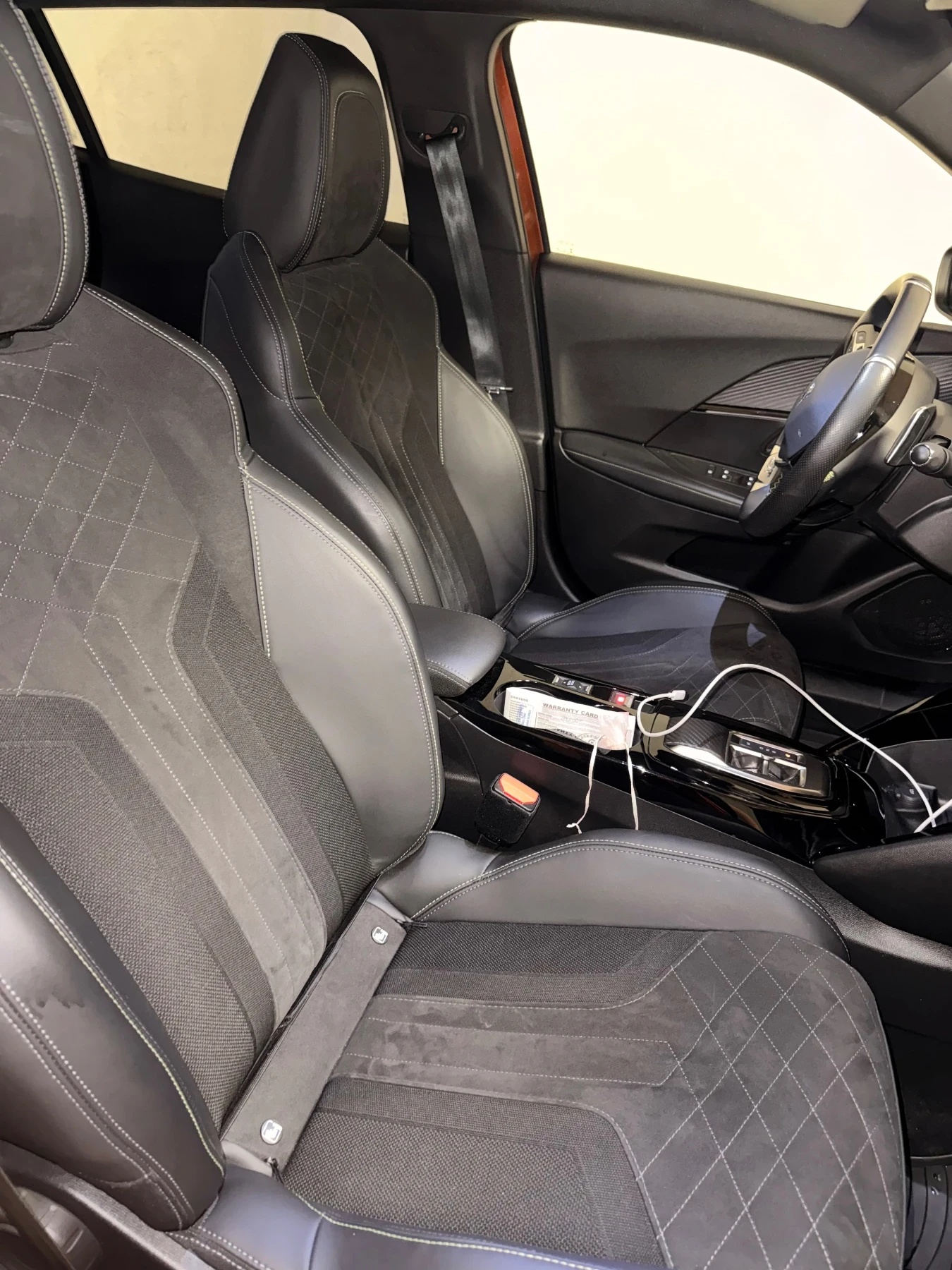 Peugeot 2008 GT, снимка 8 - Автомобили и джипове - 56649495