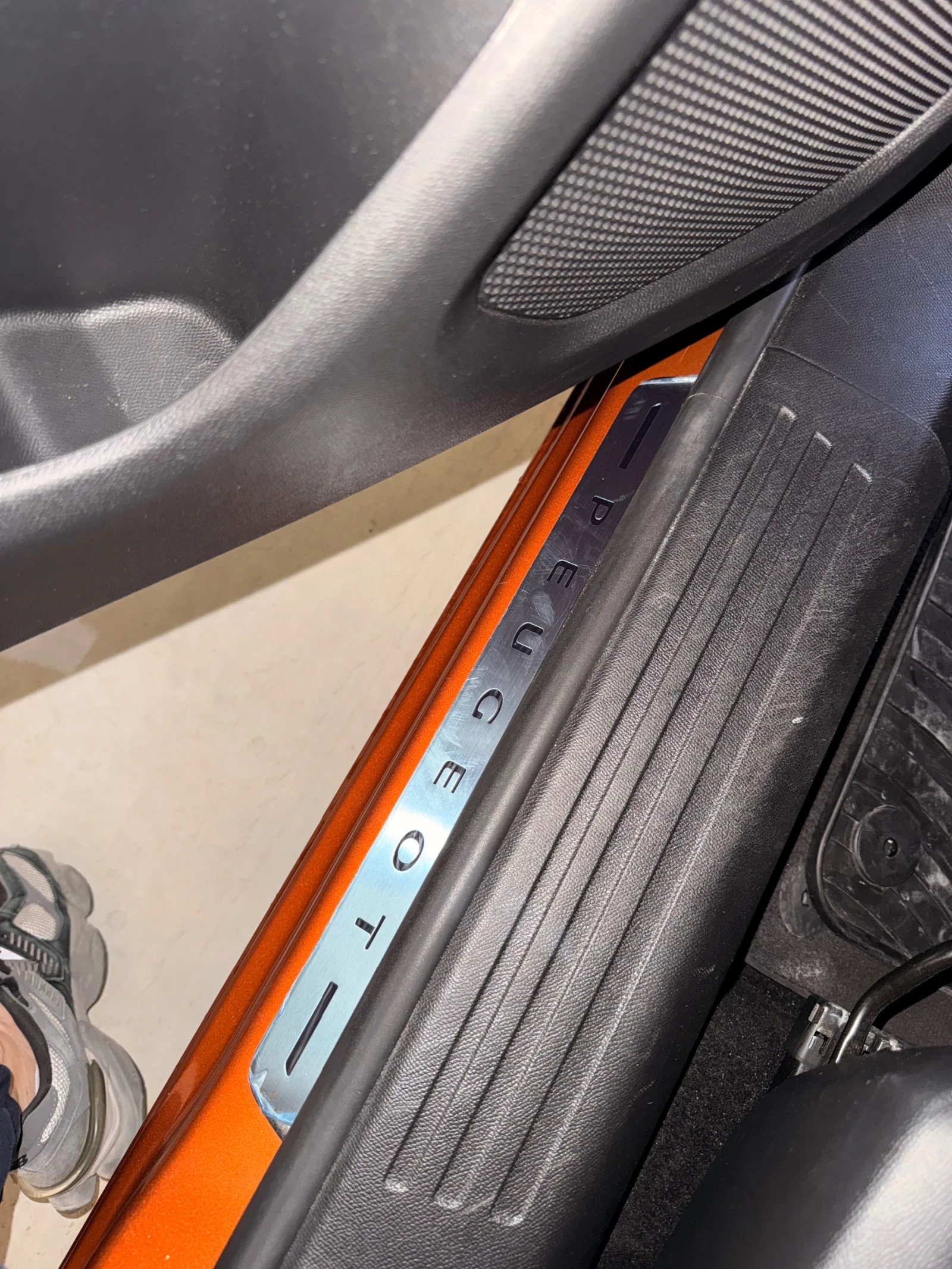 Peugeot 2008 GT, снимка 3 - Автомобили и джипове - 56649495