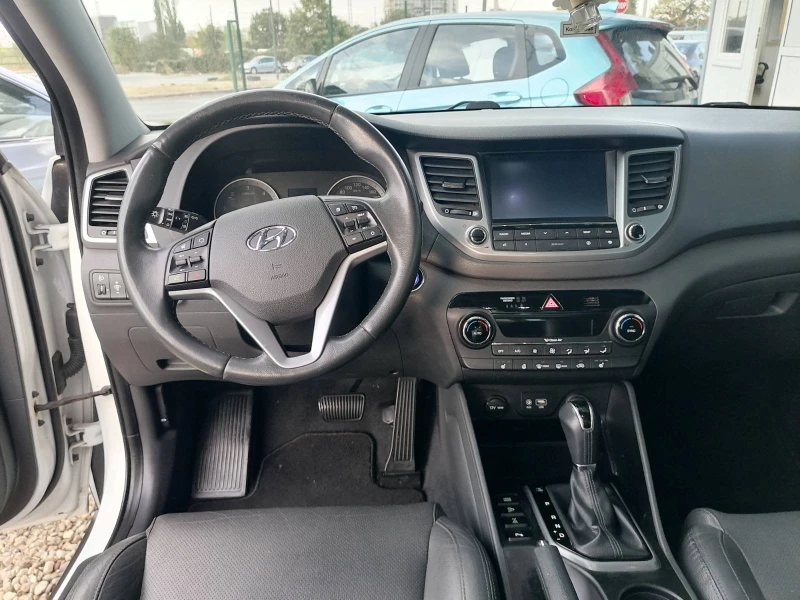 Hyundai Tucson 2.0 CRDI 4X4, снимка 10 - Автомобили и джипове - 52404905