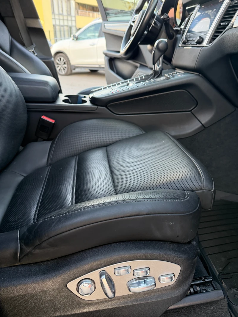 Porsche Macan Turbo, снимка 13 - Автомобили и джипове - 52450131