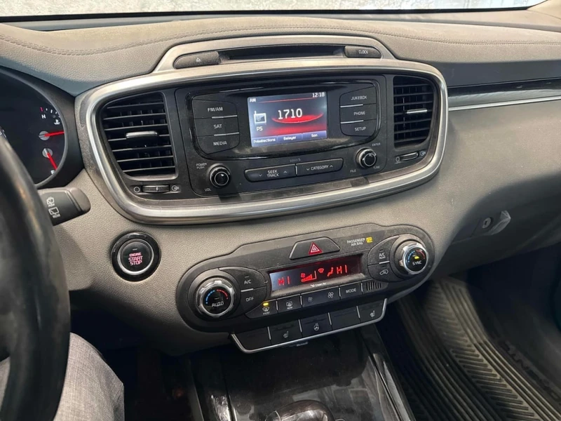 Kia Sorento * AWD 4dr 3.3L EX 7 Seater * CARFAX * БЕЗ ПЪРВОНАЧ, снимка 9 - Автомобили и джипове - 52940374