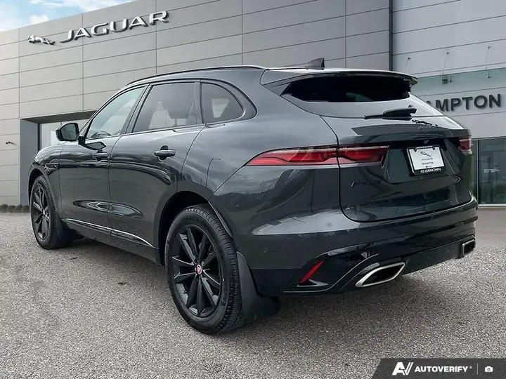 Jaguar F-PACE P340 3.0 V6 * RARE CAR* * CARFAX * АВТО КРЕДИТ * , снимка 4 - Автомобили и джипове - 54732868