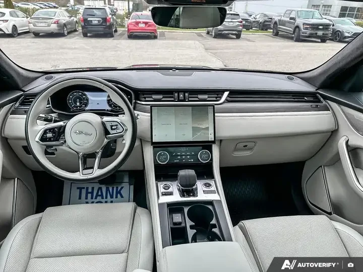Jaguar F-PACE P340 3.0 V6 * RARE CAR* * CARFAX * АВТО КРЕДИТ * , снимка 10 - Автомобили и джипове - 54732868