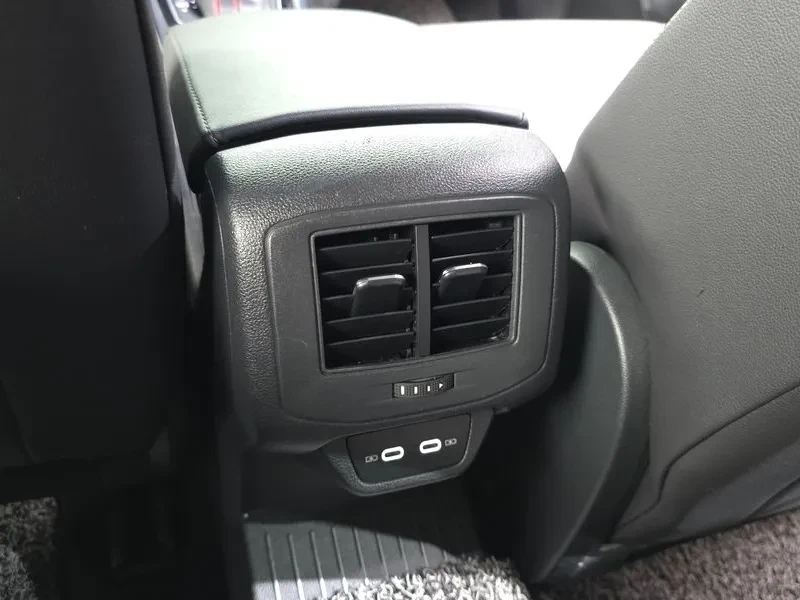 VW T-Roc 2.0 Tdi Premium   , снимка 17 - Автомобили и джипове - 54968881