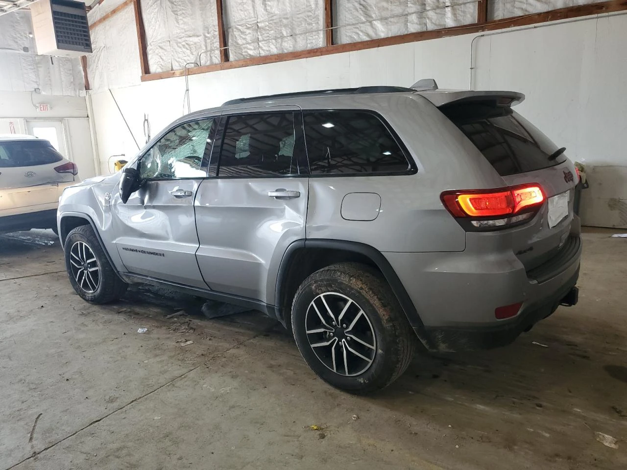 Jeep Grand cherokee TRAILHAWK* FULL* 4X4* ФИКСИРАНА ЦЕНА! - изображение 6