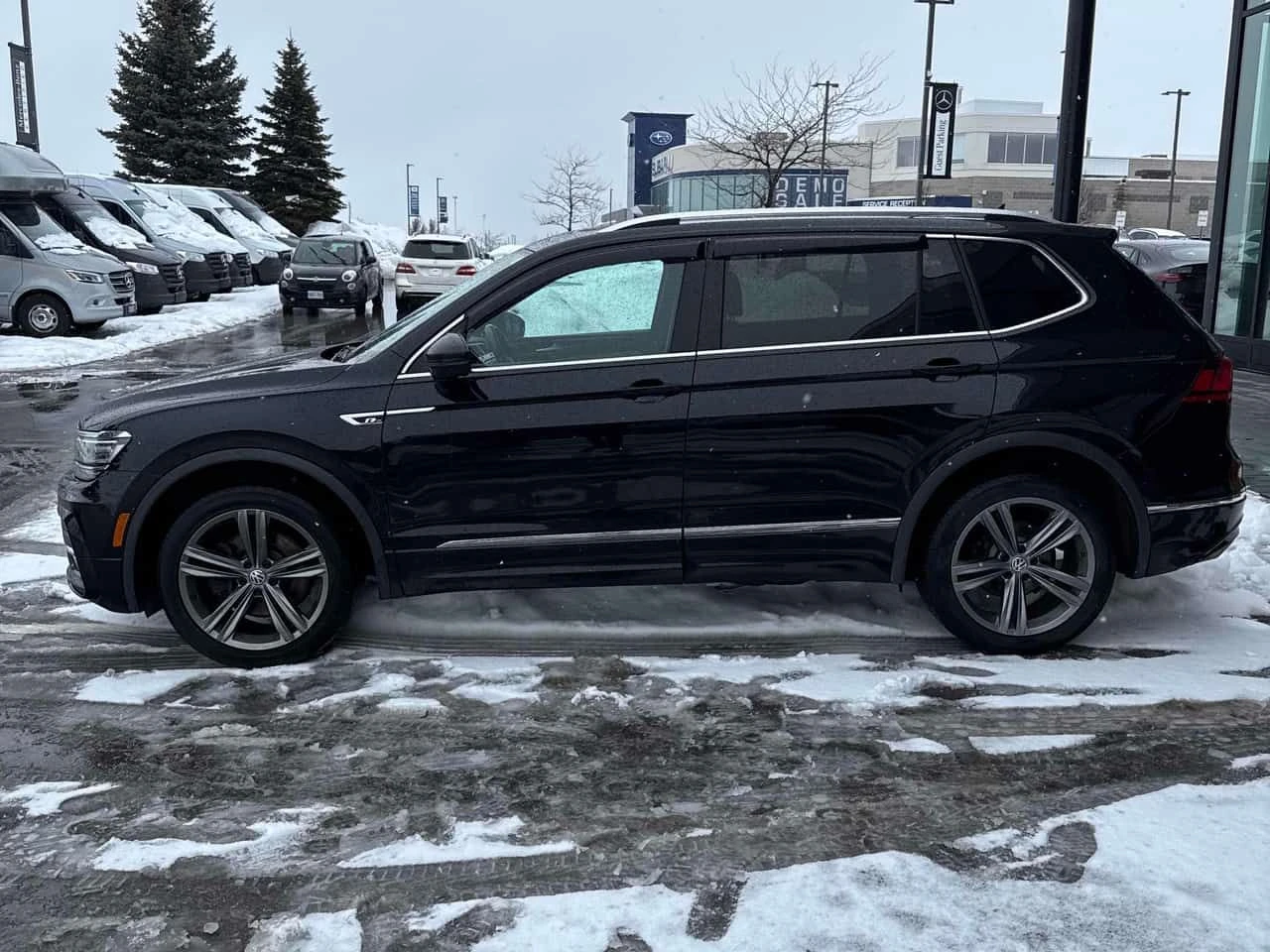 VW Tiguan Highline /CARFAX/ НАВИ/ПОДГРЕВ/КОЖА/4Х4/ - изображение 2