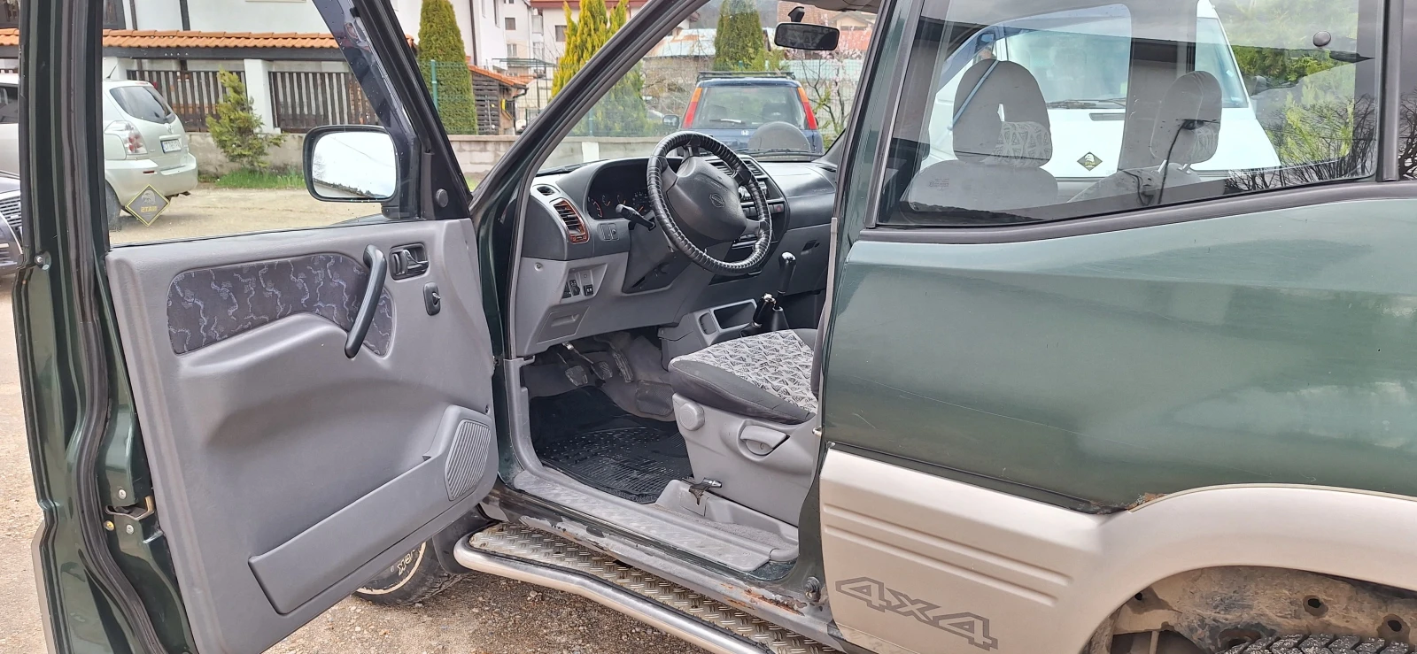 Nissan Terrano, снимка 8 - Автомобили и джипове - 54229532